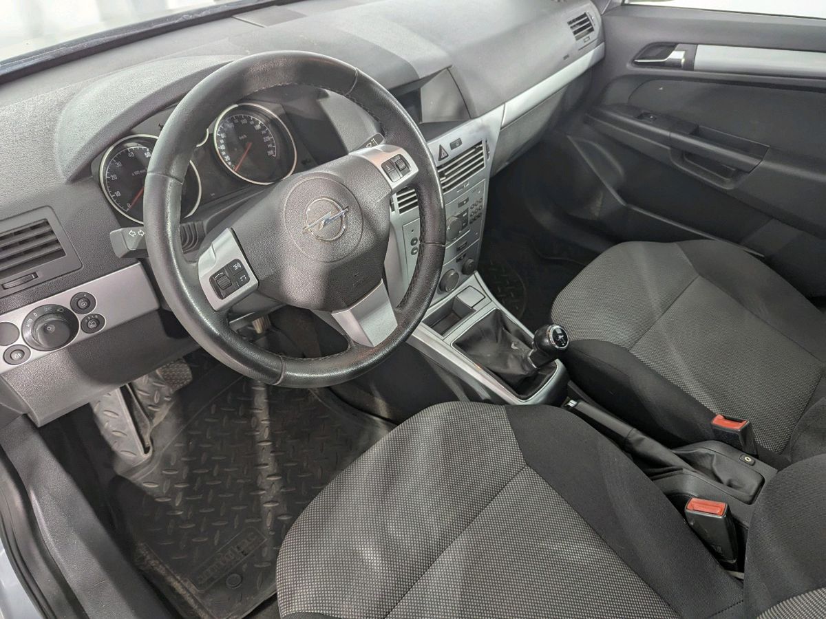 Opel Astra Enjoy 2012 г.в., 240 000 км.