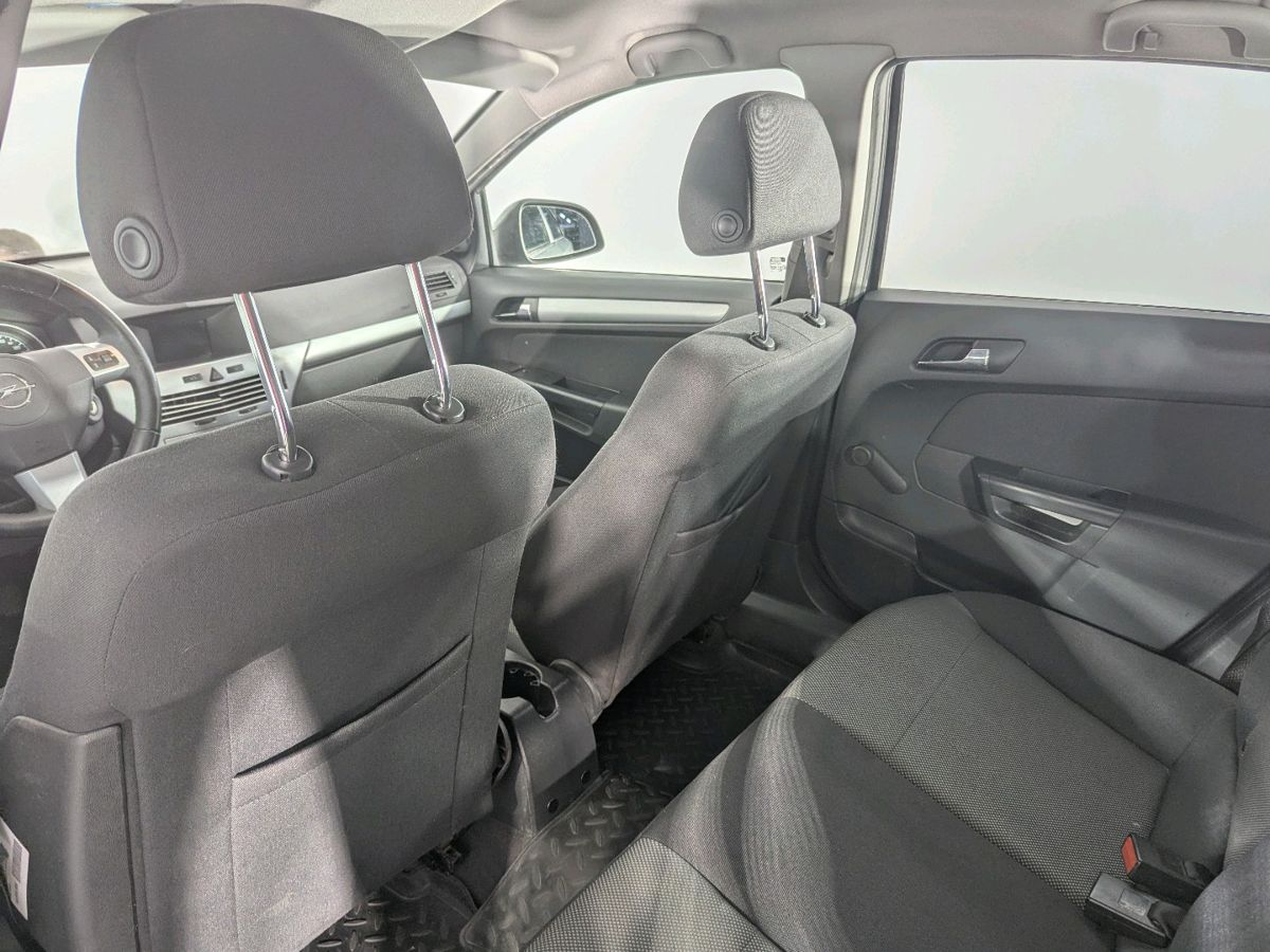 Opel Astra Enjoy 2012 г.в., 240 000 км.