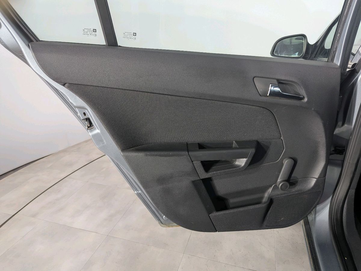 Opel Astra Enjoy 2012 г.в., 240 000 км.