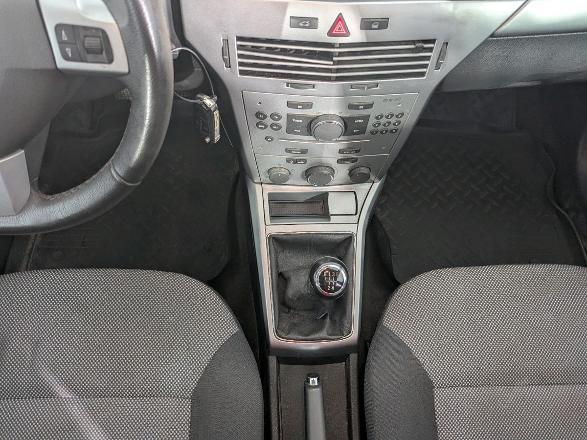 Opel Astra Enjoy 2012 г.в., 240 000 км.