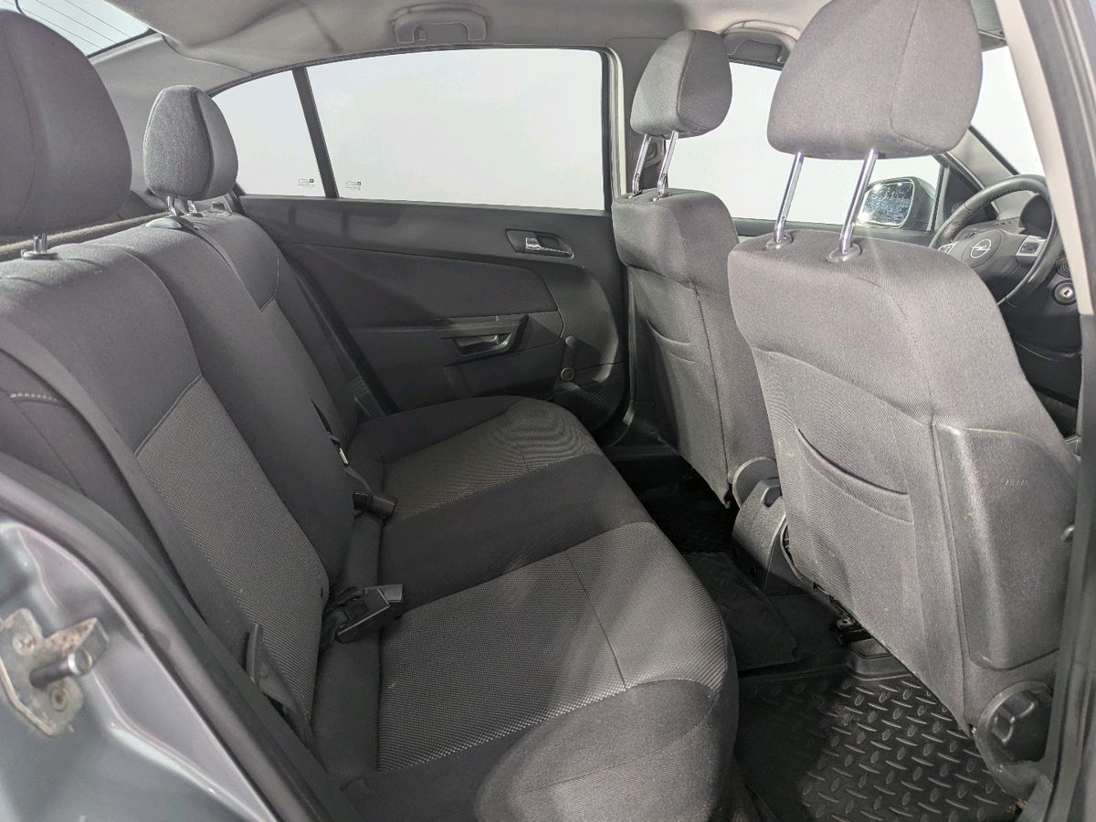 Opel Astra Enjoy 2012 г.в., 240 000 км.