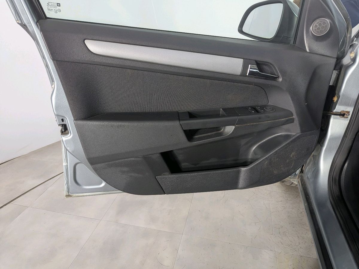 Opel Astra Enjoy 2012 г.в., 240 000 км.