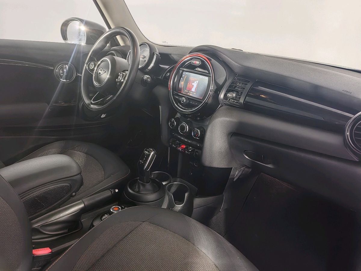 Mini Hatch Cooper 2020 г.в., 97 000 км.