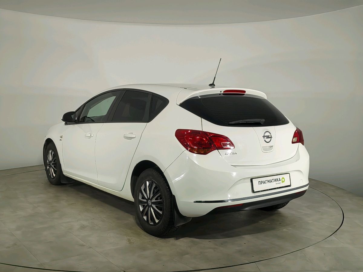 Opel Astra Active 2013 г.в., 97 087 км.