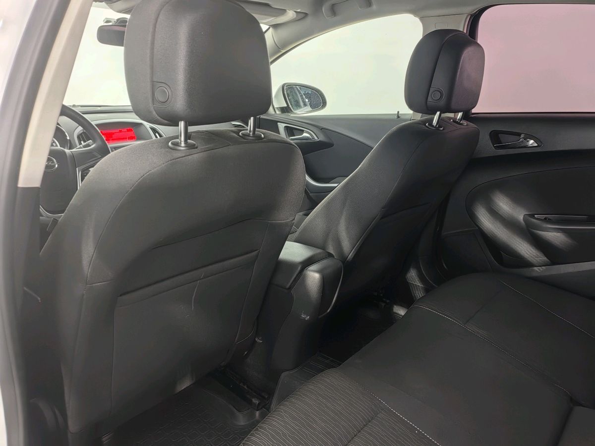 Opel Astra Active 2013 г.в., 97 087 км.