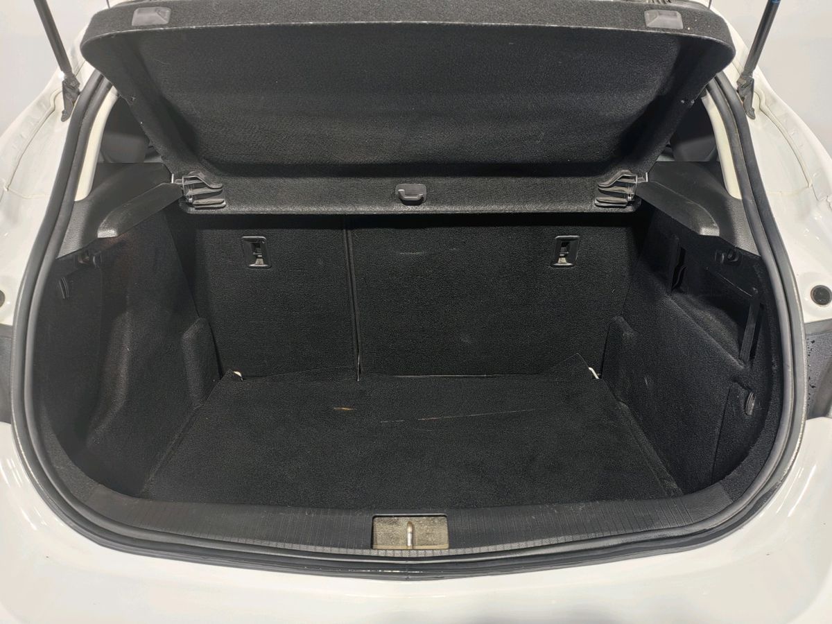 Opel Astra Active 2013 г.в., 97 087 км.