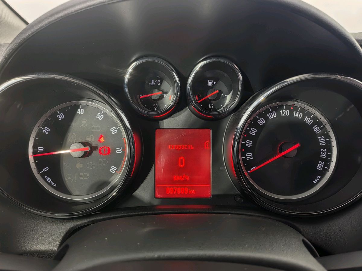 Opel Astra Active 2013 г.в., 97 087 км.