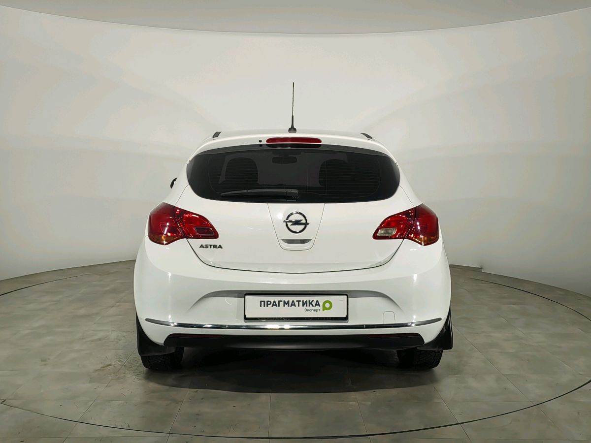 Opel Astra Active 2013 г.в., 97 087 км.