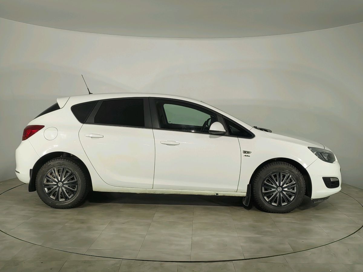 Opel Astra Active 2013 г.в., 97 087 км.
