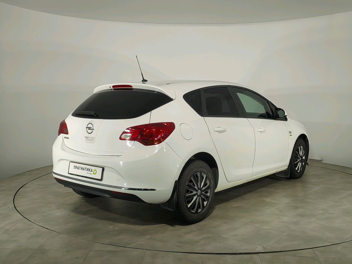 Opel Astra Active 2013 г.в., 97 087 км.