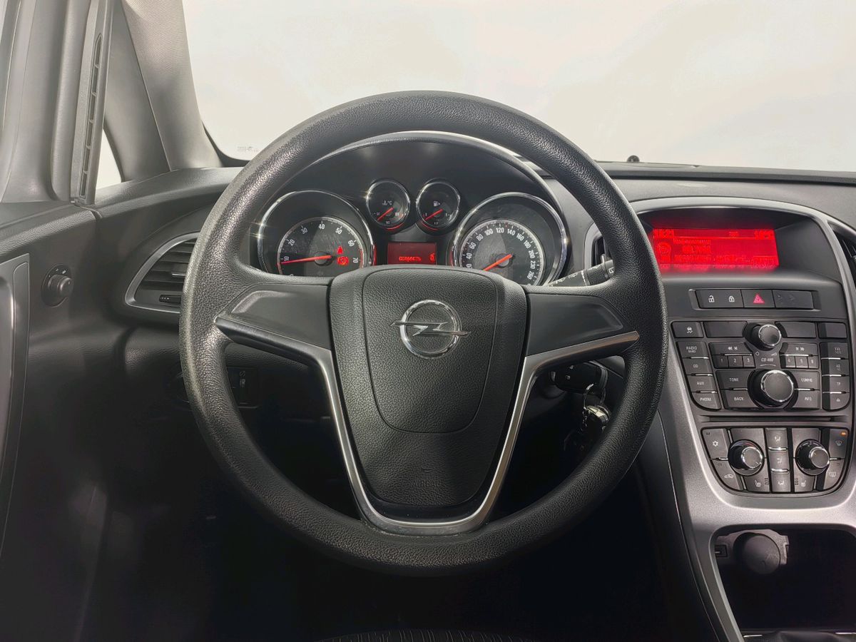 Opel Astra Active 2013 г.в., 97 087 км.