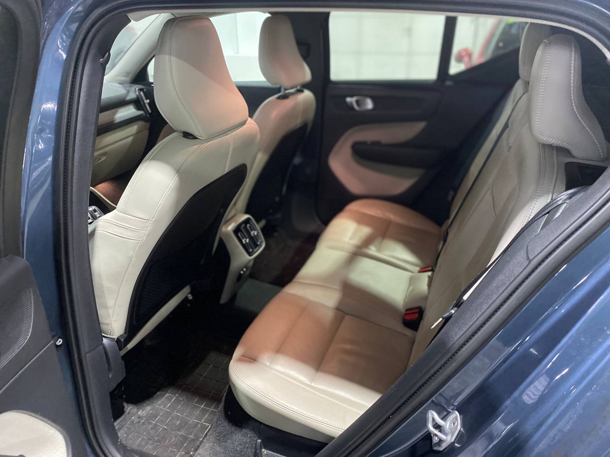 Volvo XC40 Inscription 2021 г.в., 125 000 км.