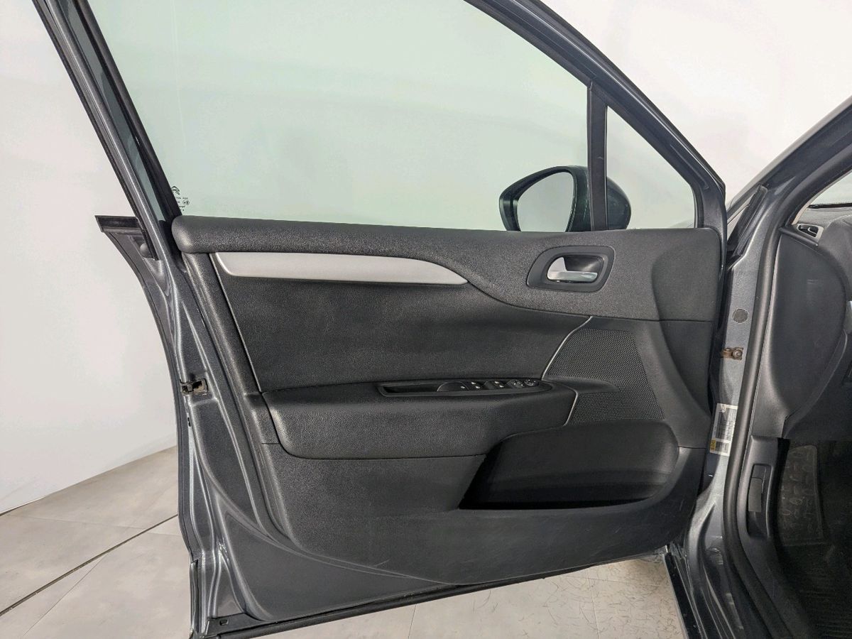 Citroen C4 Exclusive 2015 г.в., 153 283 км.