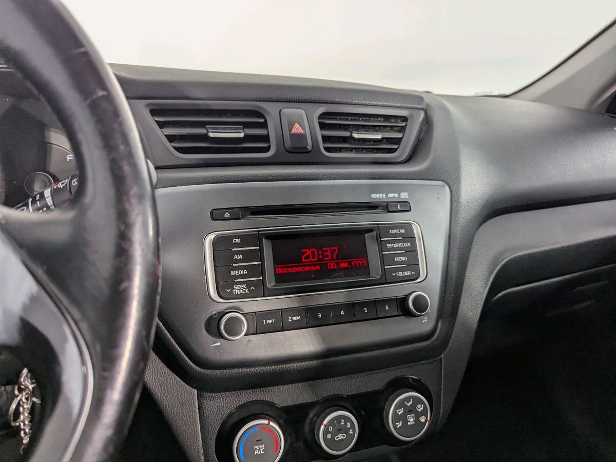 Kia Rio  2015 г.в., 131 576 км.