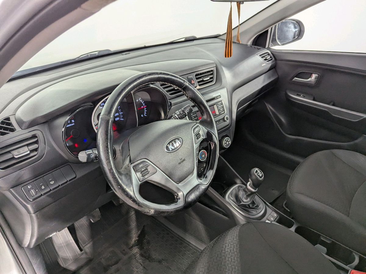 Kia Rio  2015 г.в., 131 576 км.