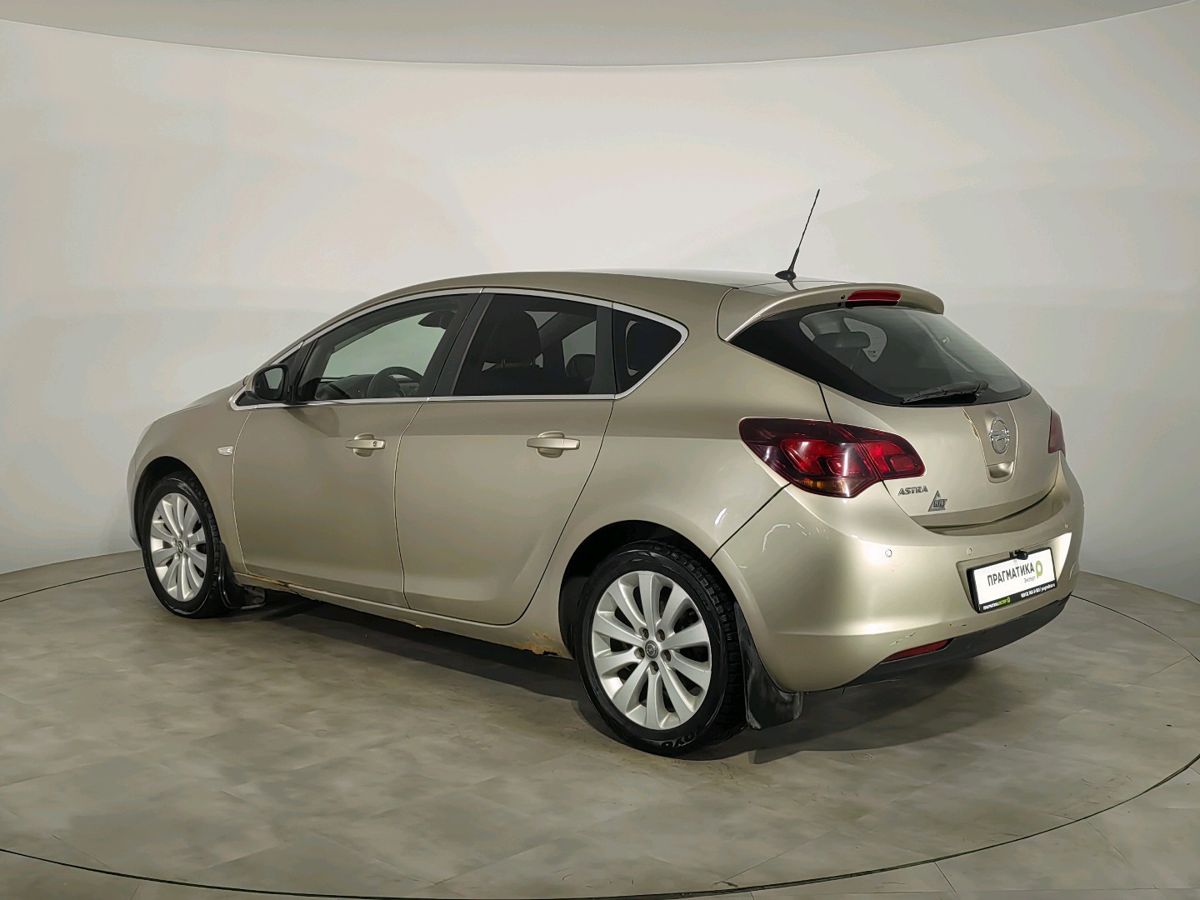 Opel Astra Enjoy 2011 г.в., 239 497 км.