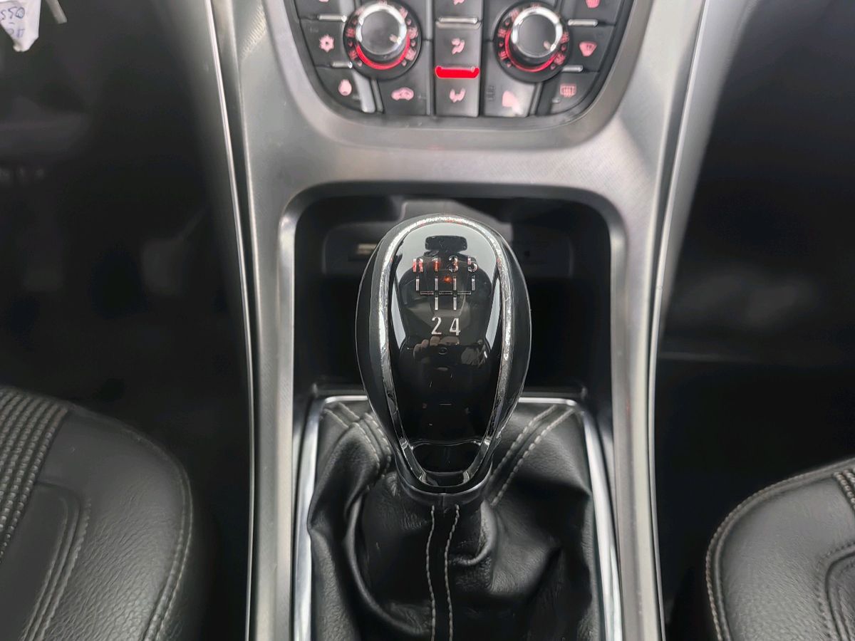 Opel Astra Enjoy 2011 г.в., 239 497 км.