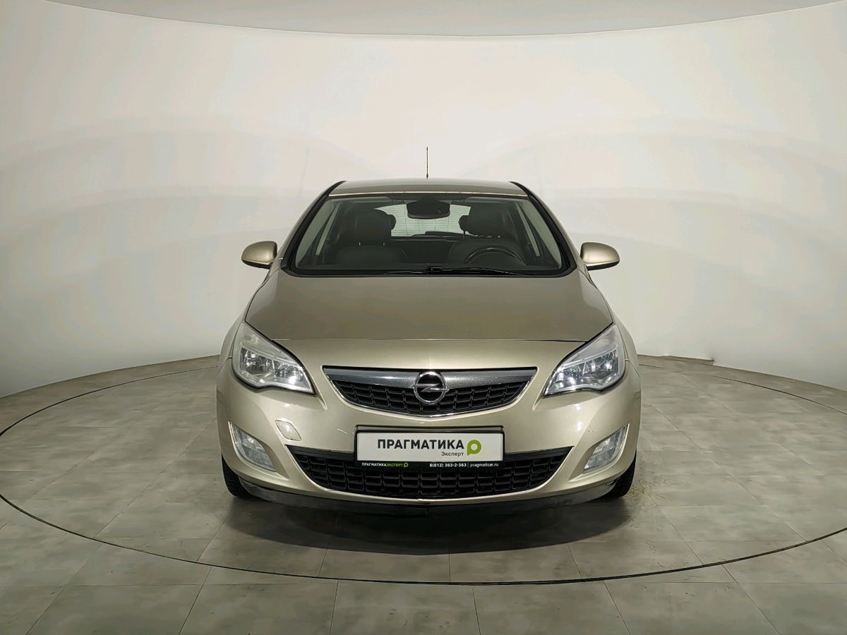 Opel Astra Enjoy 2011 г.в., 239 497 км.