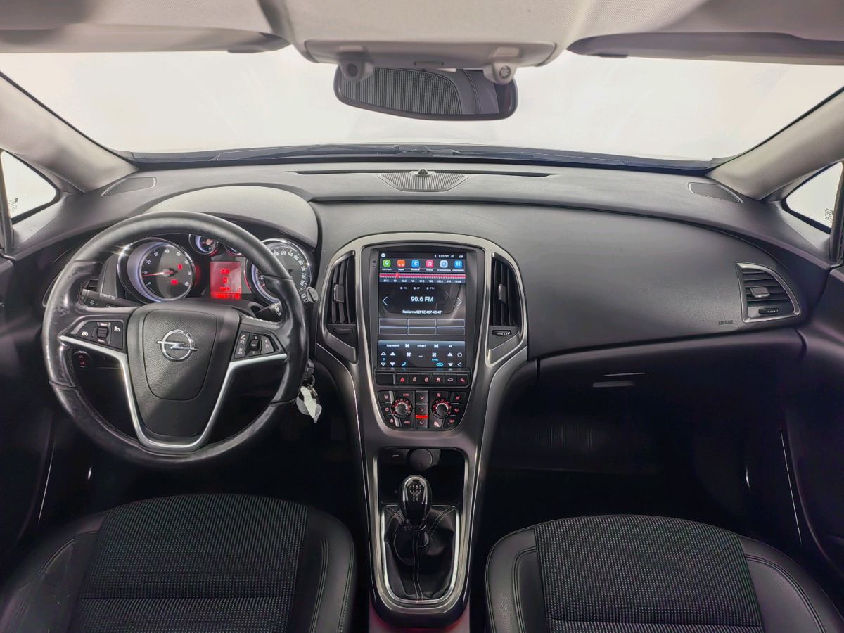 Opel Astra Enjoy 2011 г.в., 239 497 км.