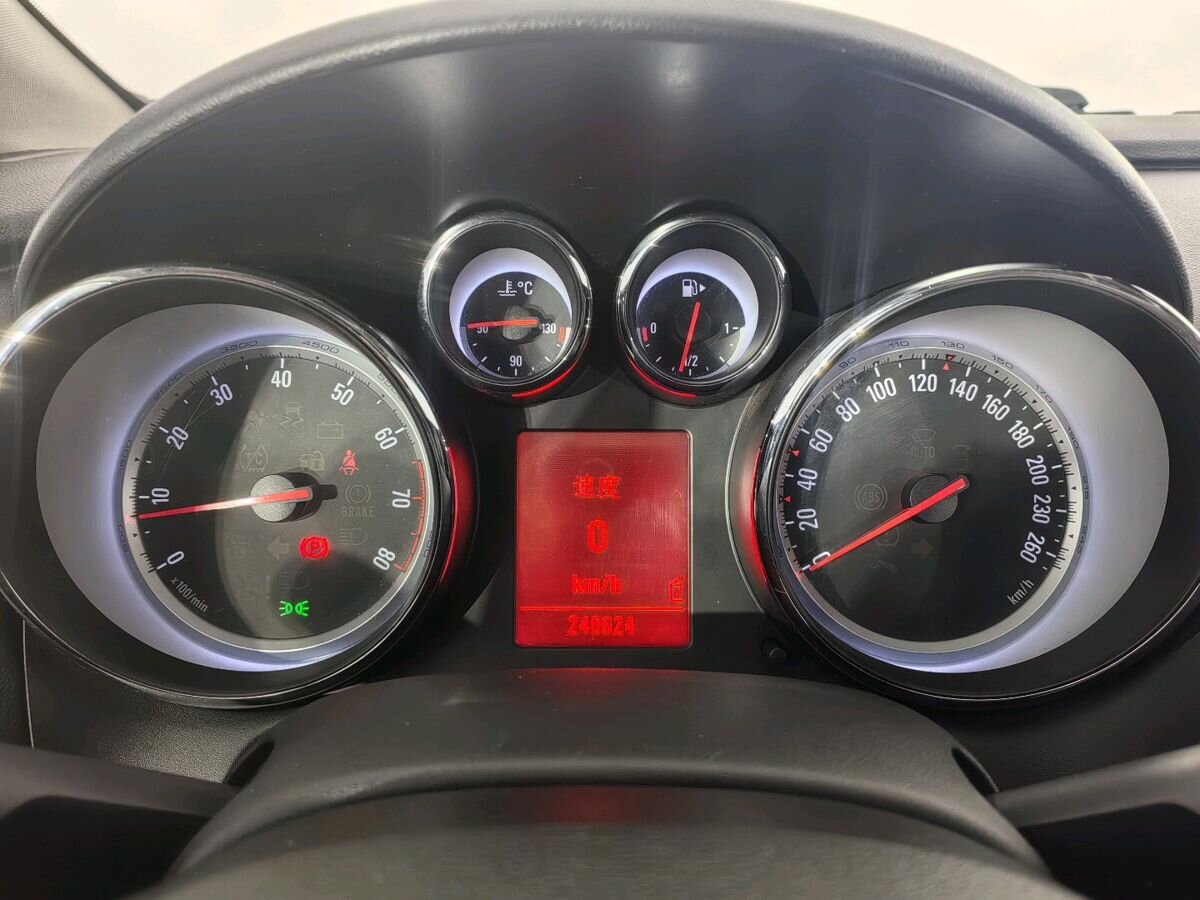 Opel Astra Enjoy 2011 г.в., 239 497 км.