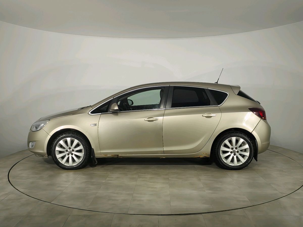 Opel Astra Enjoy 2011 г.в., 239 497 км.
