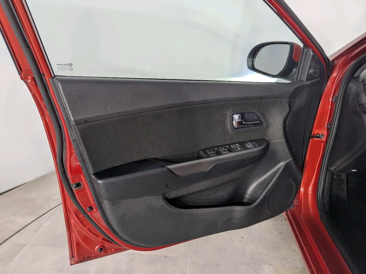 Kia Rio Prestige 2013 г.в., 290 000 км.