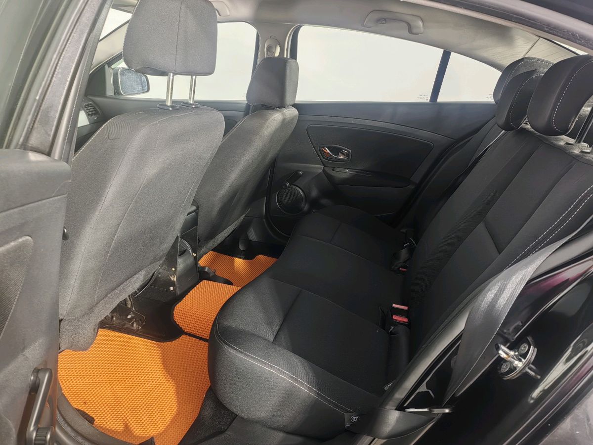 Renault Fluence 999 2013 г.в., 150 000 км.