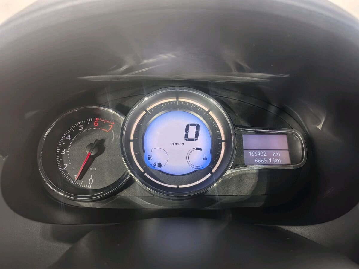 Renault Fluence 999 2013 г.в., 150 000 км.