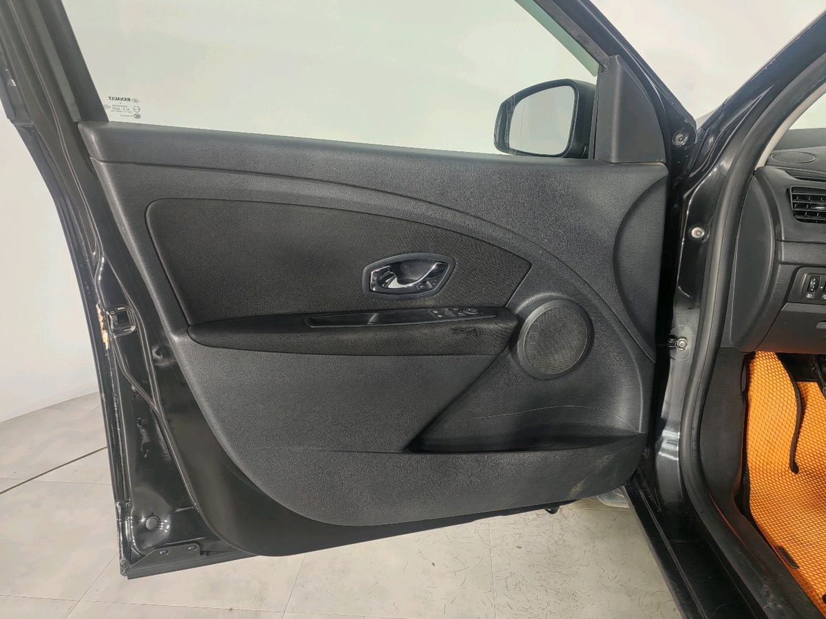 Renault Fluence 999 2013 г.в., 150 000 км.