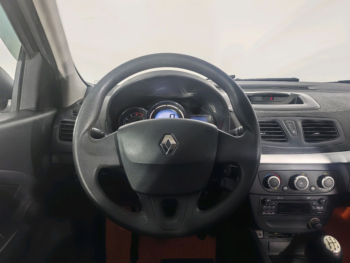 Renault Fluence 999 2013 г.в., 150 000 км.