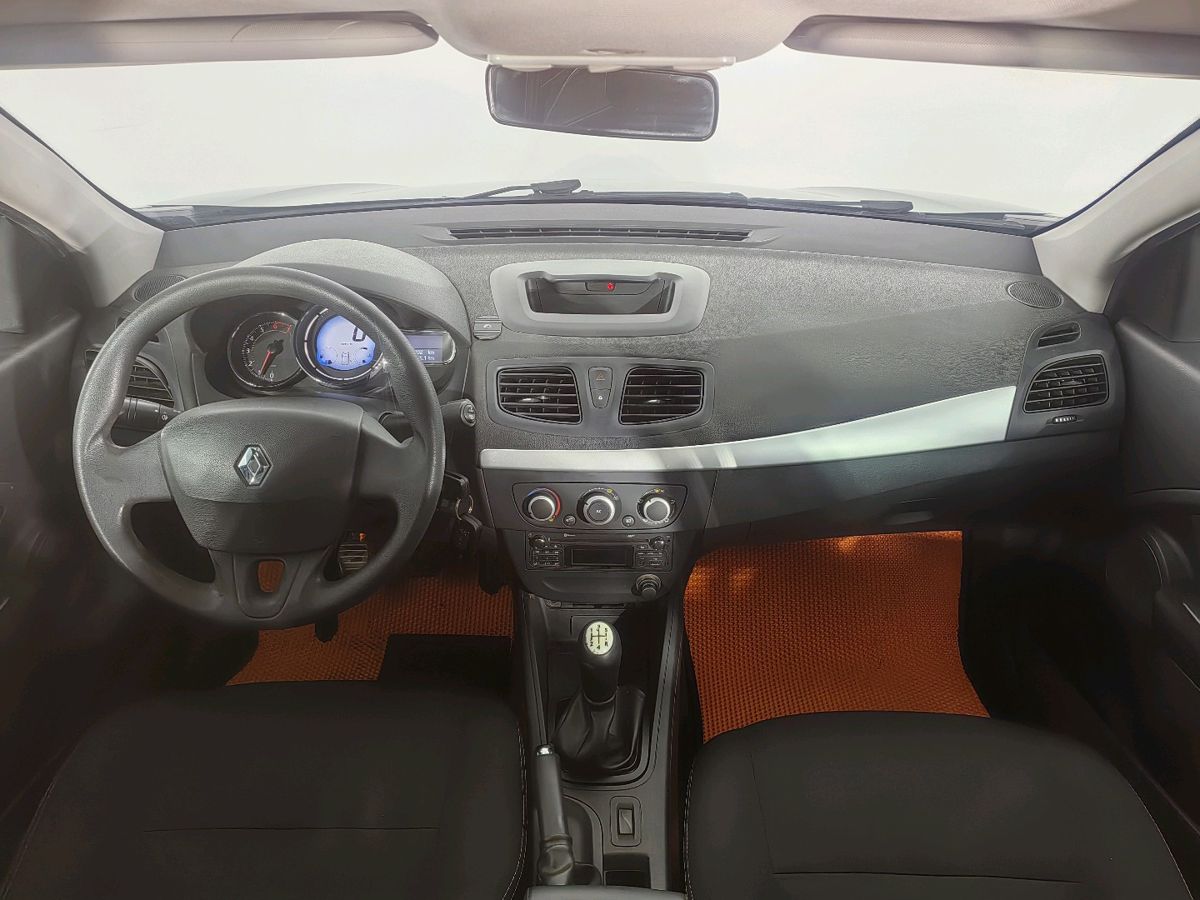 Renault Fluence 999 2013 г.в., 150 000 км.