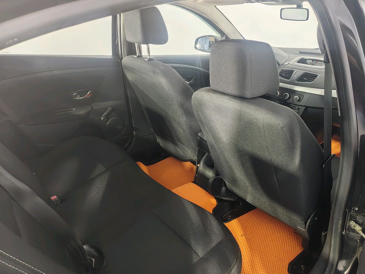 Renault Fluence 999 2013 г.в., 150 000 км.