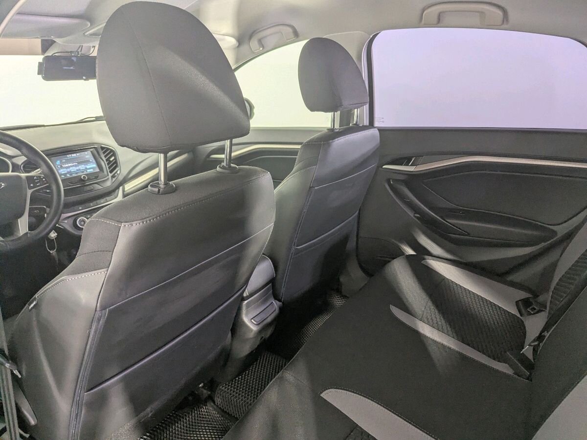 Lada Vesta Luxe Multimedia (2016-2018) 2019 г.в., 148 552 км.