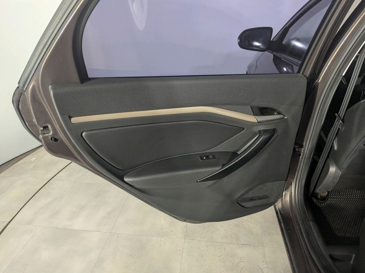 Lada Vesta Luxe Multimedia (2016-2018) 2019 г.в., 148 552 км.