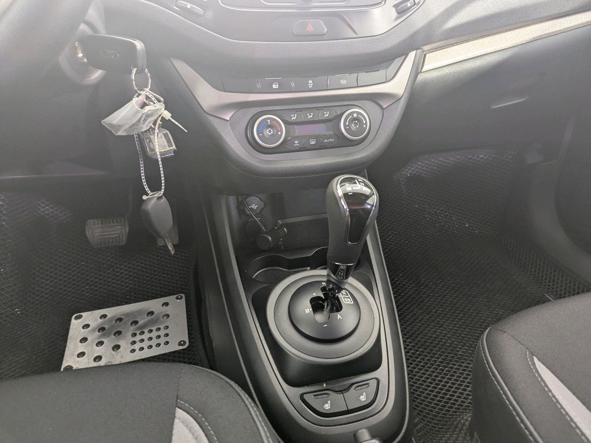 Lada Vesta Luxe Multimedia (2016-2018) 2019 г.в., 148 552 км.