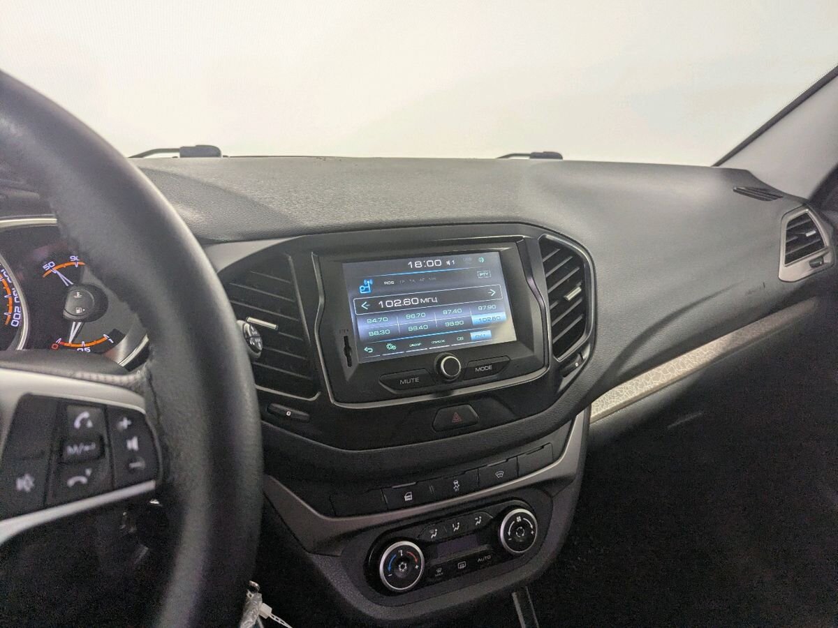 Lada Vesta Luxe Multimedia (2016-2018) 2019 г.в., 148 552 км.