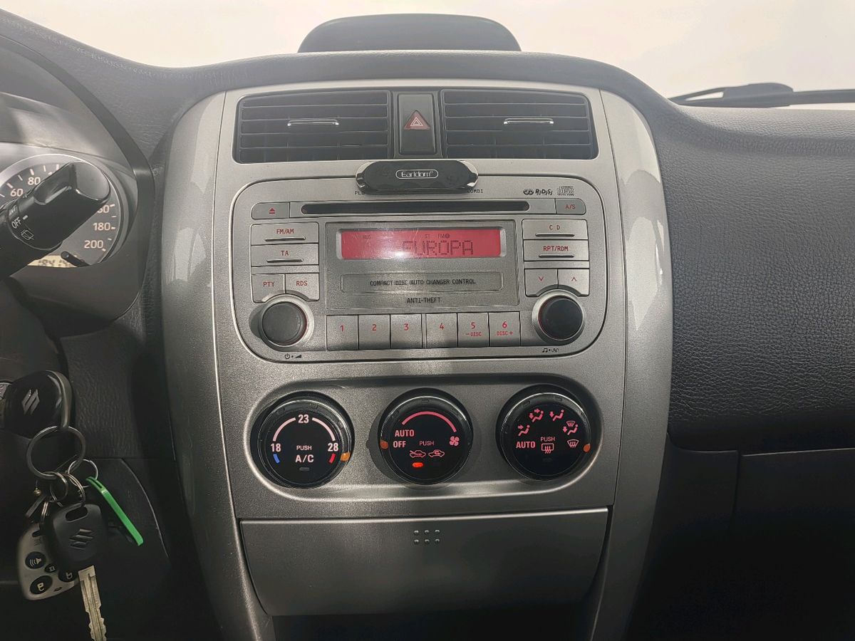 Suzuki Liana 999 2007 г.в., 184 136 км.