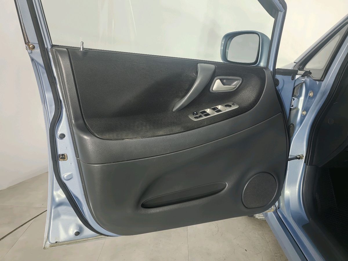 Suzuki Liana 999 2007 г.в., 184 136 км.