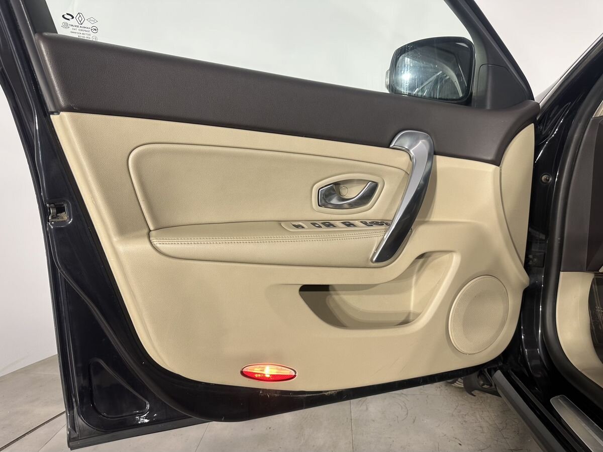 Renault Latitude Dynamique 2011 г.в., 148 500 км.