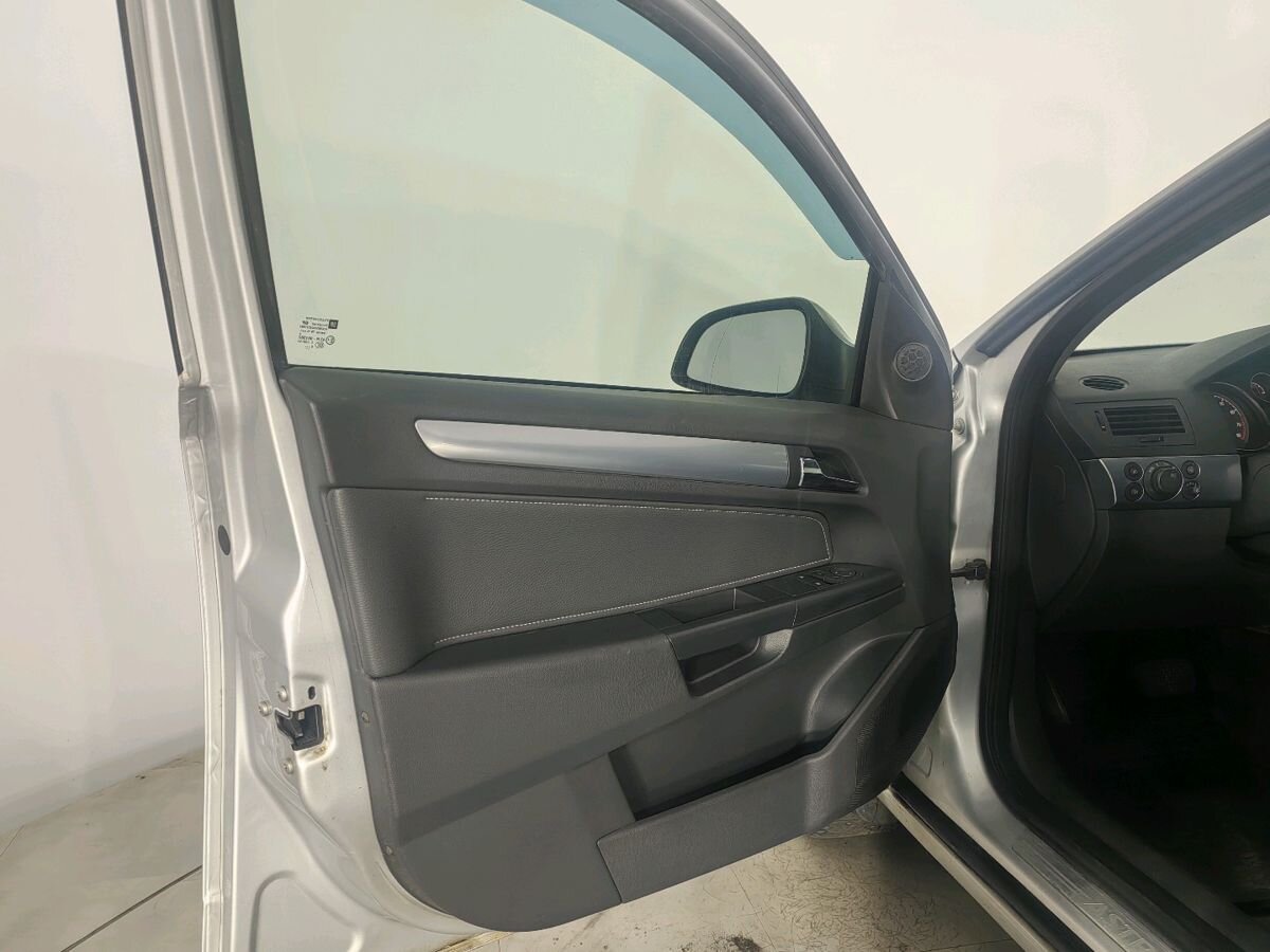 Opel Astra Cosmo 2011 г.в., 237 532 км.