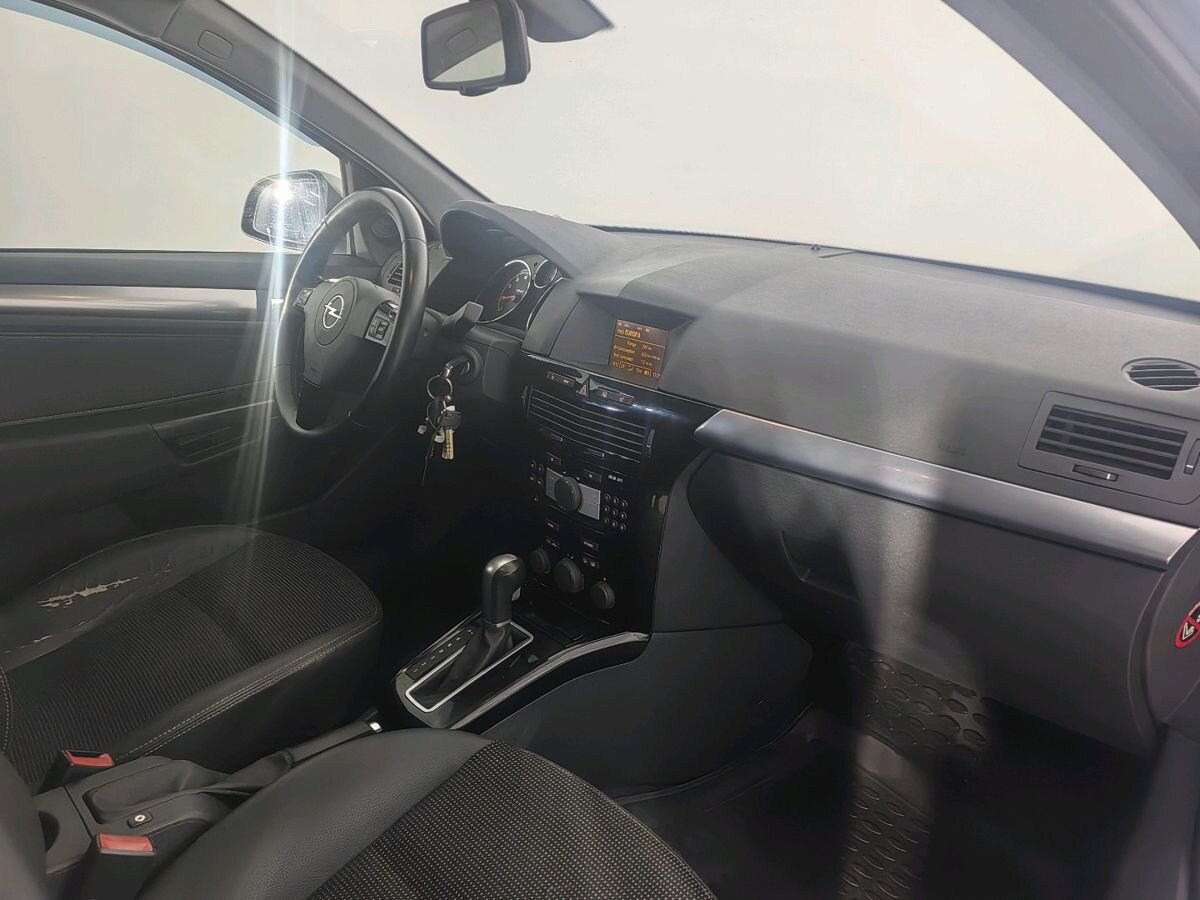 Opel Astra Cosmo 2011 г.в., 237 532 км.