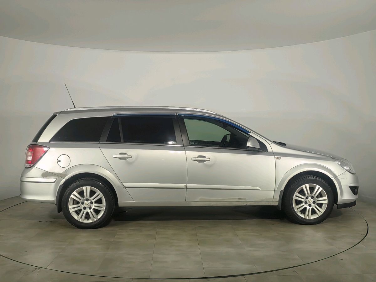 Opel Astra Cosmo 2011 г.в., 237 532 км.