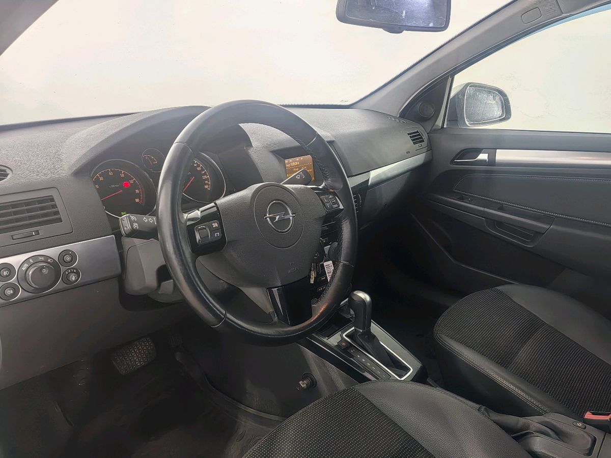 Opel Astra Cosmo 2011 г.в., 237 532 км.