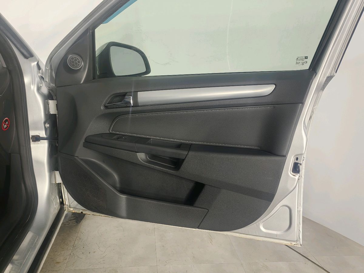 Opel Astra Cosmo 2011 г.в., 237 532 км.