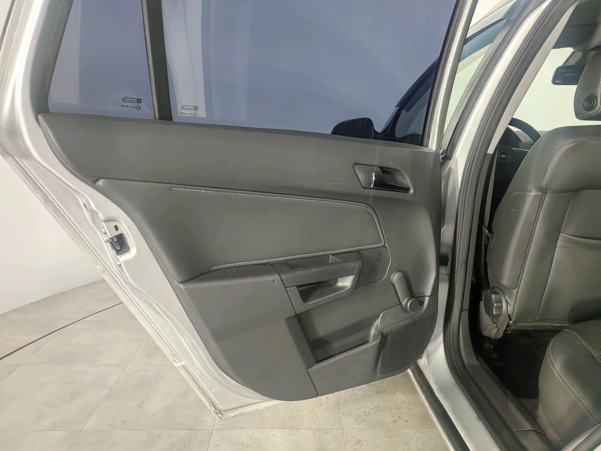 Opel Astra Cosmo 2011 г.в., 237 532 км.