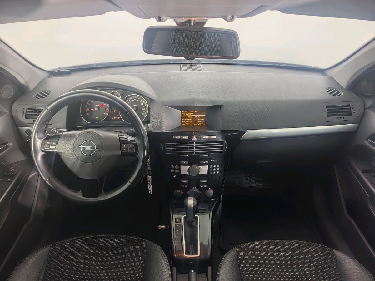 Opel Astra Cosmo 2011 г.в., 237 532 км.