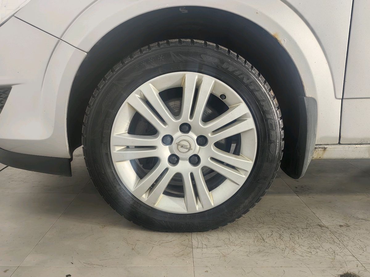 Opel Astra Cosmo 2011 г.в., 237 532 км.