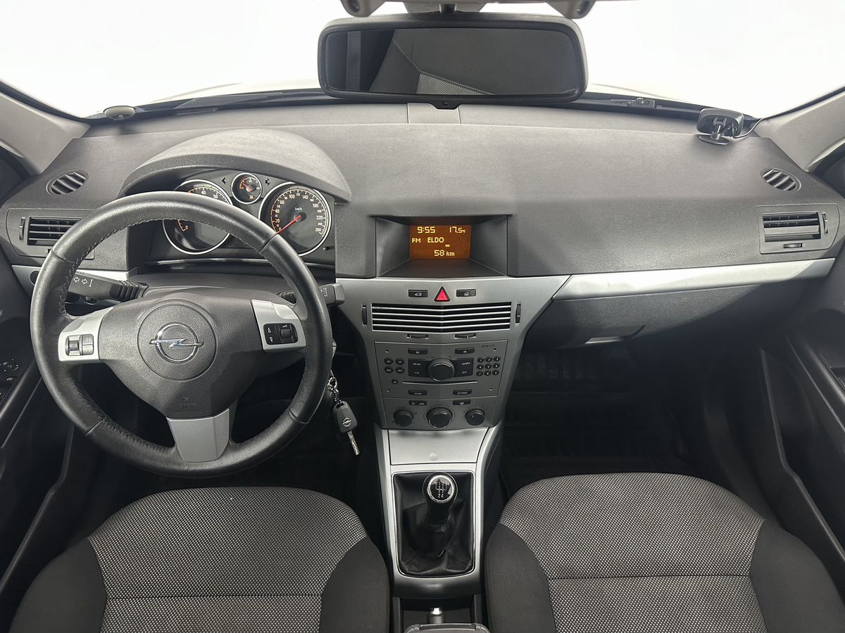 Opel Astra Enjoy 2011 г.в., 119 000 км.