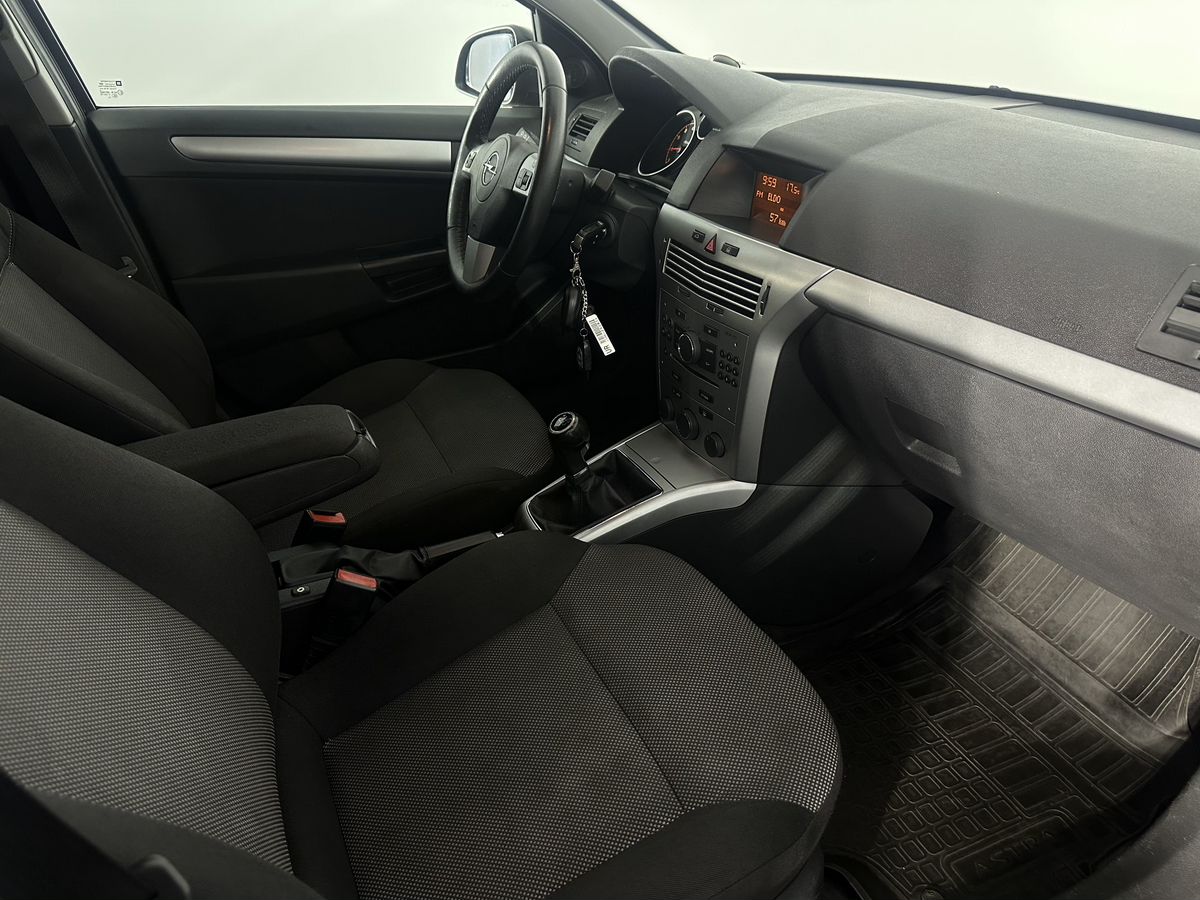 Opel Astra Enjoy 2011 г.в., 119 000 км.