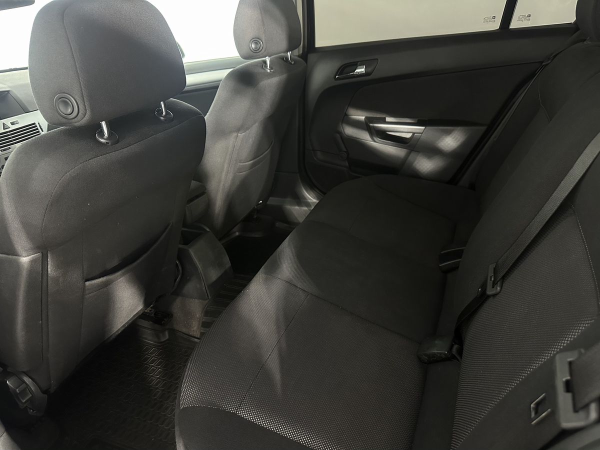 Opel Astra Enjoy 2011 г.в., 119 000 км.